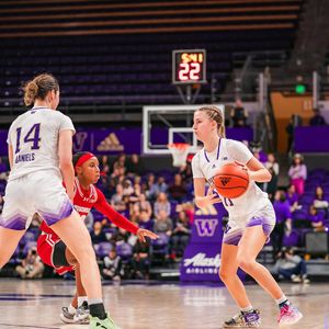 Image post by @uw_wbb on Instagram