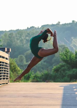 Image post by @gracemalecphotos on Facebook