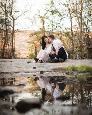 Image post by @thismodernlovephoto on Instagram