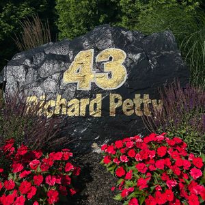 Image post by @LEGACYMotorClub on Twitter