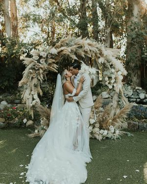 Image post by @theknot on Instagram
