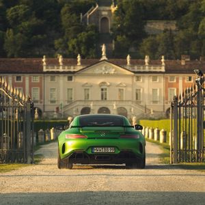 Image post by @mercedesamg on Instagram