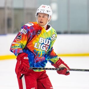 Image post by @esehockey on Instagram