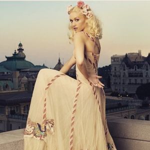Image post by @gwenstefani on Instagram