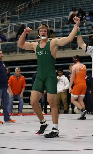 Image post by @wrestlingjesuit on Twitter