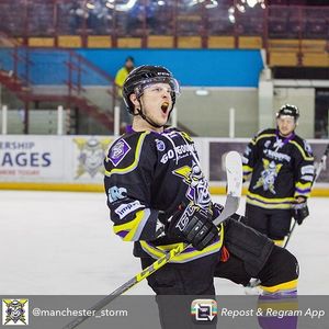 Image post by @du_hockey on Instagram