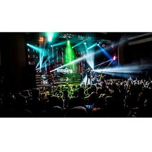 Image post by @fallinginreverse on Instagram