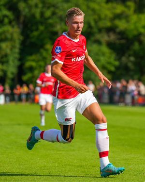 Image post by @azalkmaar on Instagram