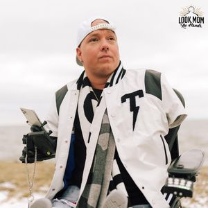 Image post by @lookmomnohands on Instagram