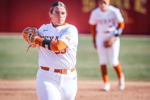 Image post by @TexasSoftball on Twitter