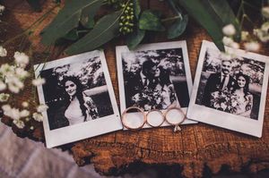 Image post by @thismodernlovephoto on Instagram