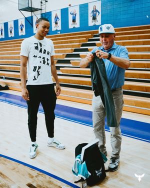 Image post by @hornets on Instagram