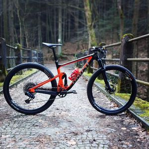 Image post by @esigrips on Instagram