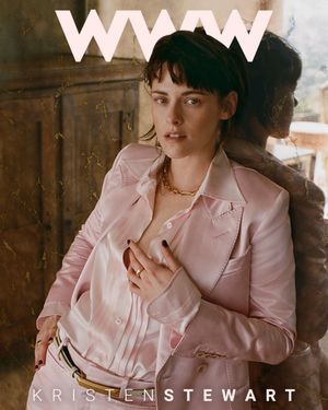 Image post by @WhoWhatWear on Twitter