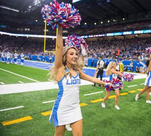 Image post by @detlionscheerleaders on Instagram