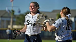Image post by @csubucssoftball on Instagram