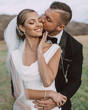 Image post by @theknot on Instagram