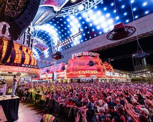 Image post by @fremontstreet on Instagram