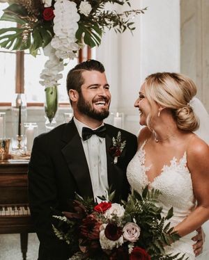 Image post by @thismodernlovephoto on Instagram