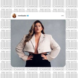 Image post by @si_swimsuit on Instagram