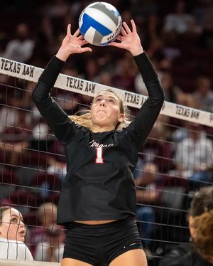 Image post by @uhcougarvb on Instagram