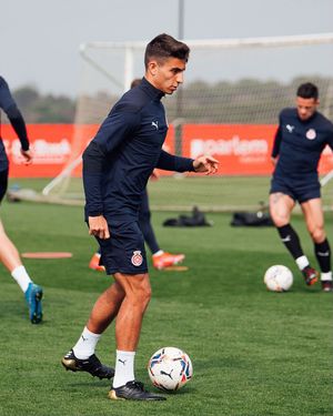 Image post by @gironafc on Instagram