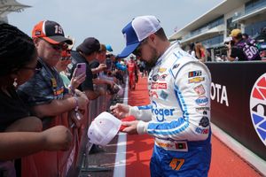 Image post by @nascaratcota on Instagram