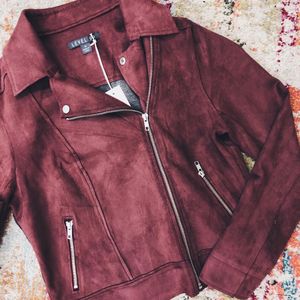 Image post by @shopoutoftown on Instagram
