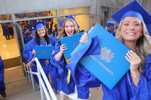 Image post by @hofstrau on Instagram