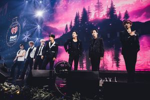 Image post by @iHeartRadio on Twitter