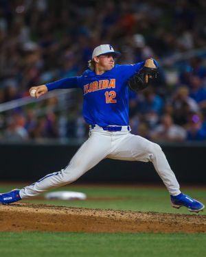 Image post by @GatorsBB on Twitter