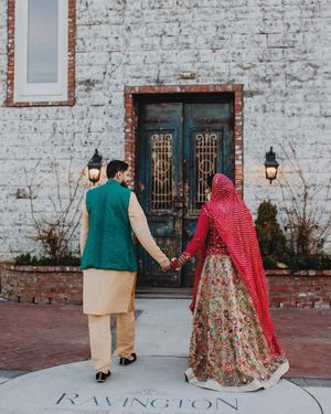 Image post by @thismodernlovephoto on Instagram