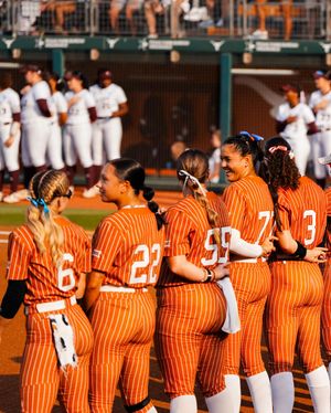 Image post by @texassoftball on Instagram