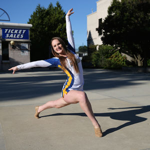 Image post by @hofstradanceteam on Instagram