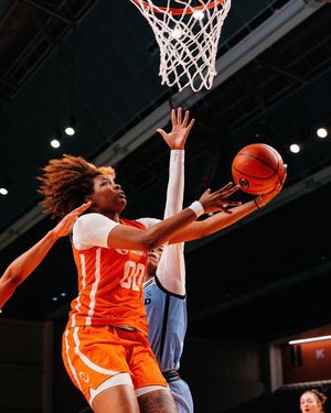 Image post by @auprohoops on Instagram