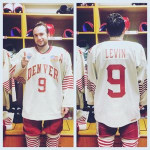 Image post by @du_hockey on Instagram