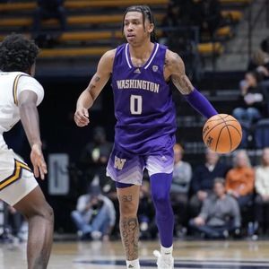 Image post by @uw_mbb on Instagram