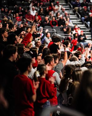 Image post by @BearcatsRuckus on Twitter