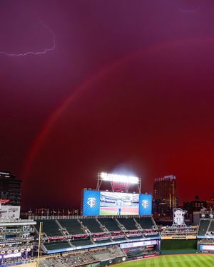 Image post by @mlbonfox on Instagram