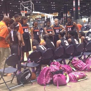 Image post by @nikegirlseybl on Instagram