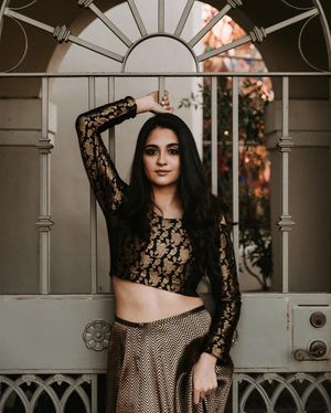 Image post by @thismodernlovephoto on Instagram