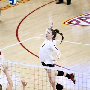 Image post by @uscwomensvolley on Instagram
