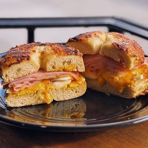 Image post by @bagelstreetdeli on Instagram