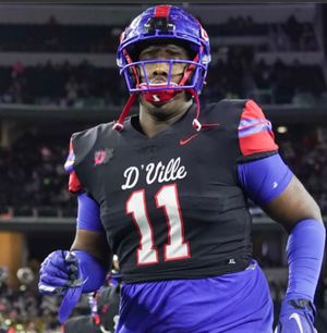 Image post by @january_4k on Twitter