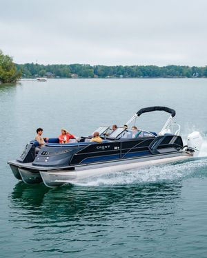 Image post by @crestpontoonboats on Instagram