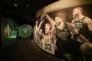 Image post by @hoophall on Instagram