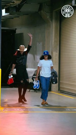 Video post by @la_sparks on Instagram