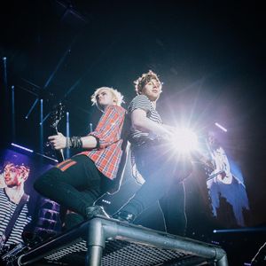 Image post by @5sos on Instagram