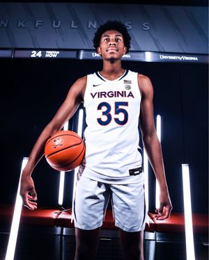 Image post by @uvamenshoops on Instagram