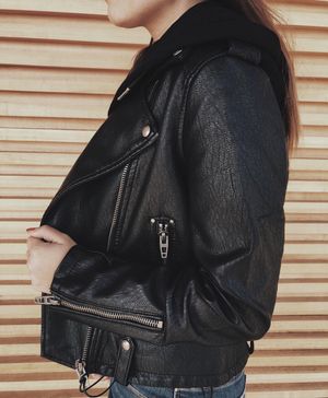 Image post by @shopoutoftown on Instagram